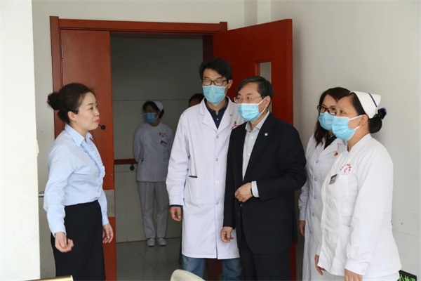 通用技術(shù)集團(tuán)總經(jīng)理、黨組副書記陸益民到通用醫(yī)療西安醫(yī)院調(diào)研(圖1)